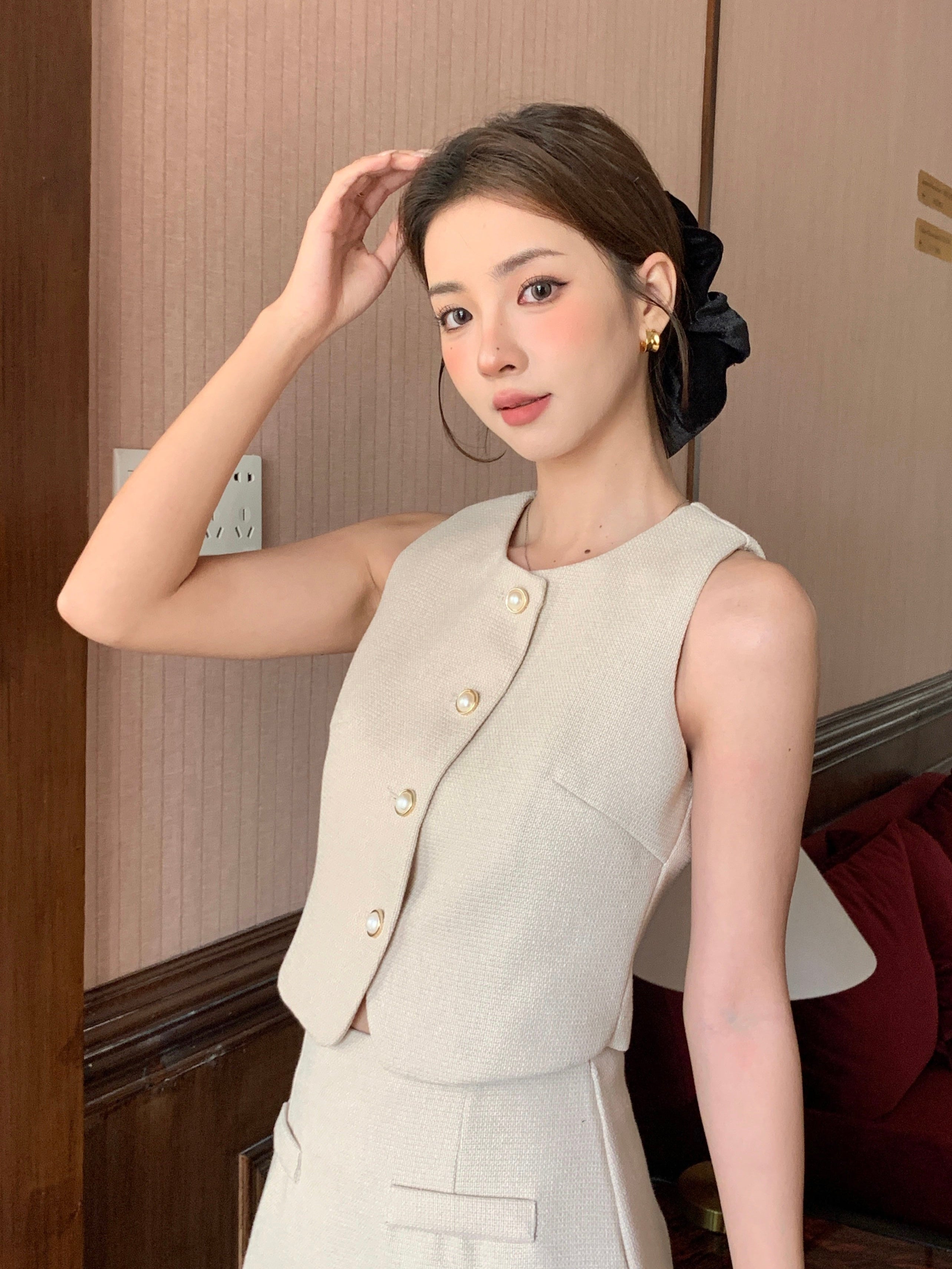Nyra Vest