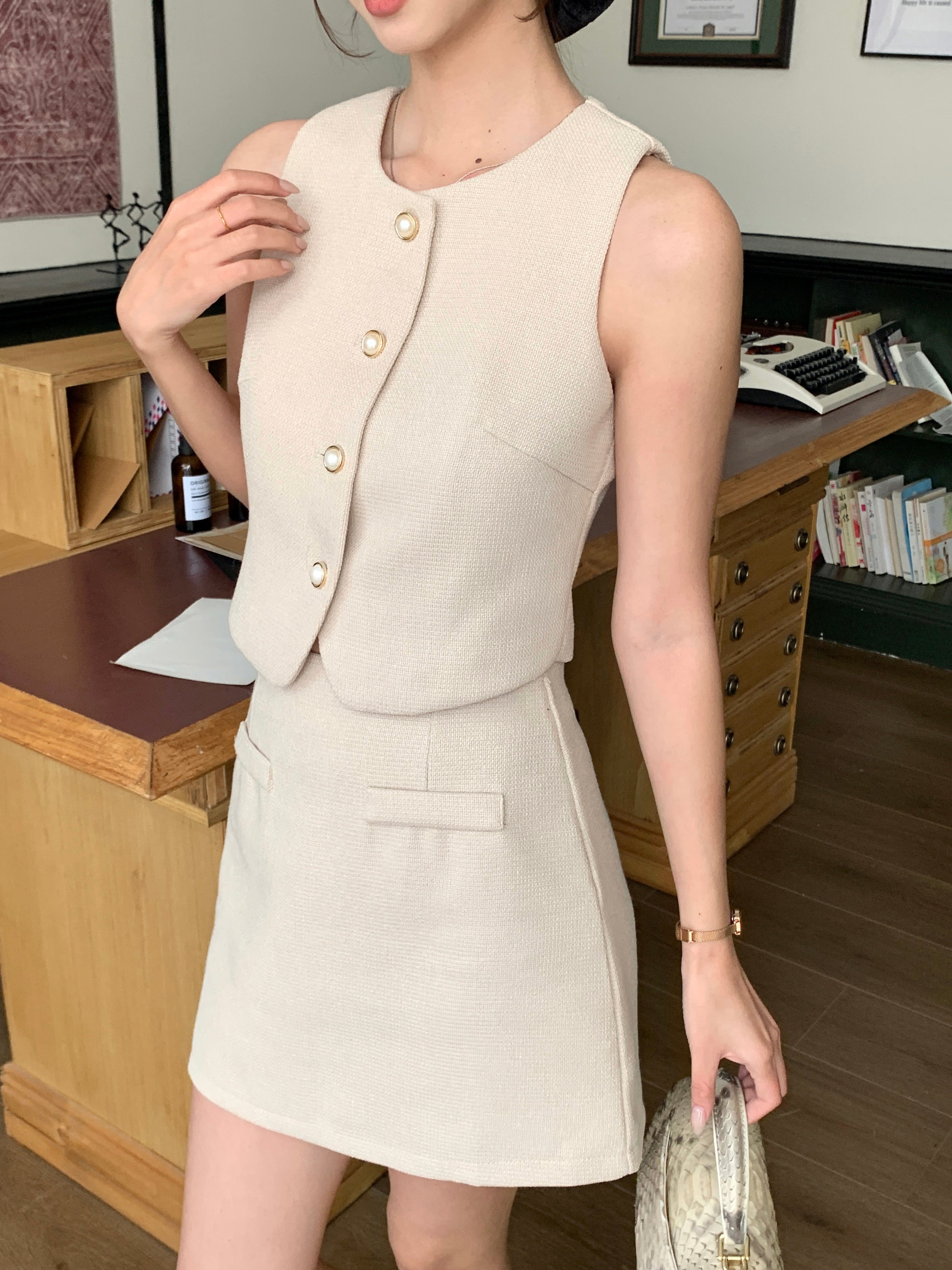 Nyra Vest