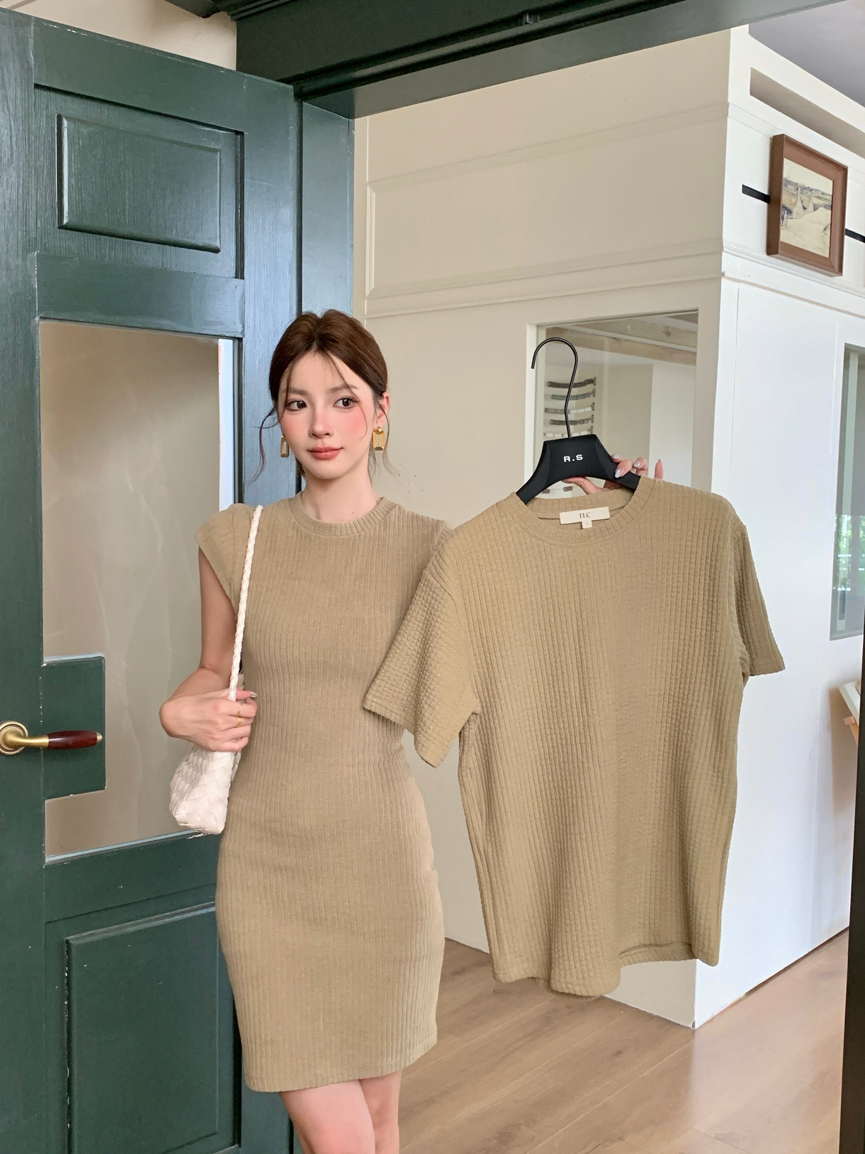 James Crew Neck T-Shirt